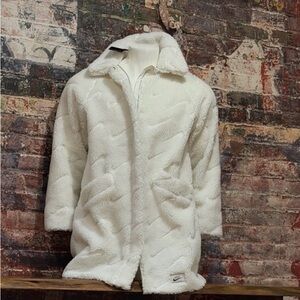 NEW Nike White Textured Fleece coat